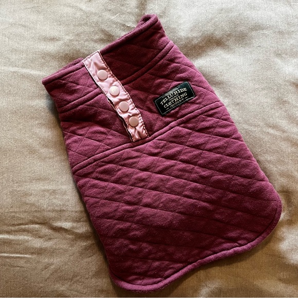 Telluride Clothing | Quilted Dog Blanket - Picture 2 of 11
